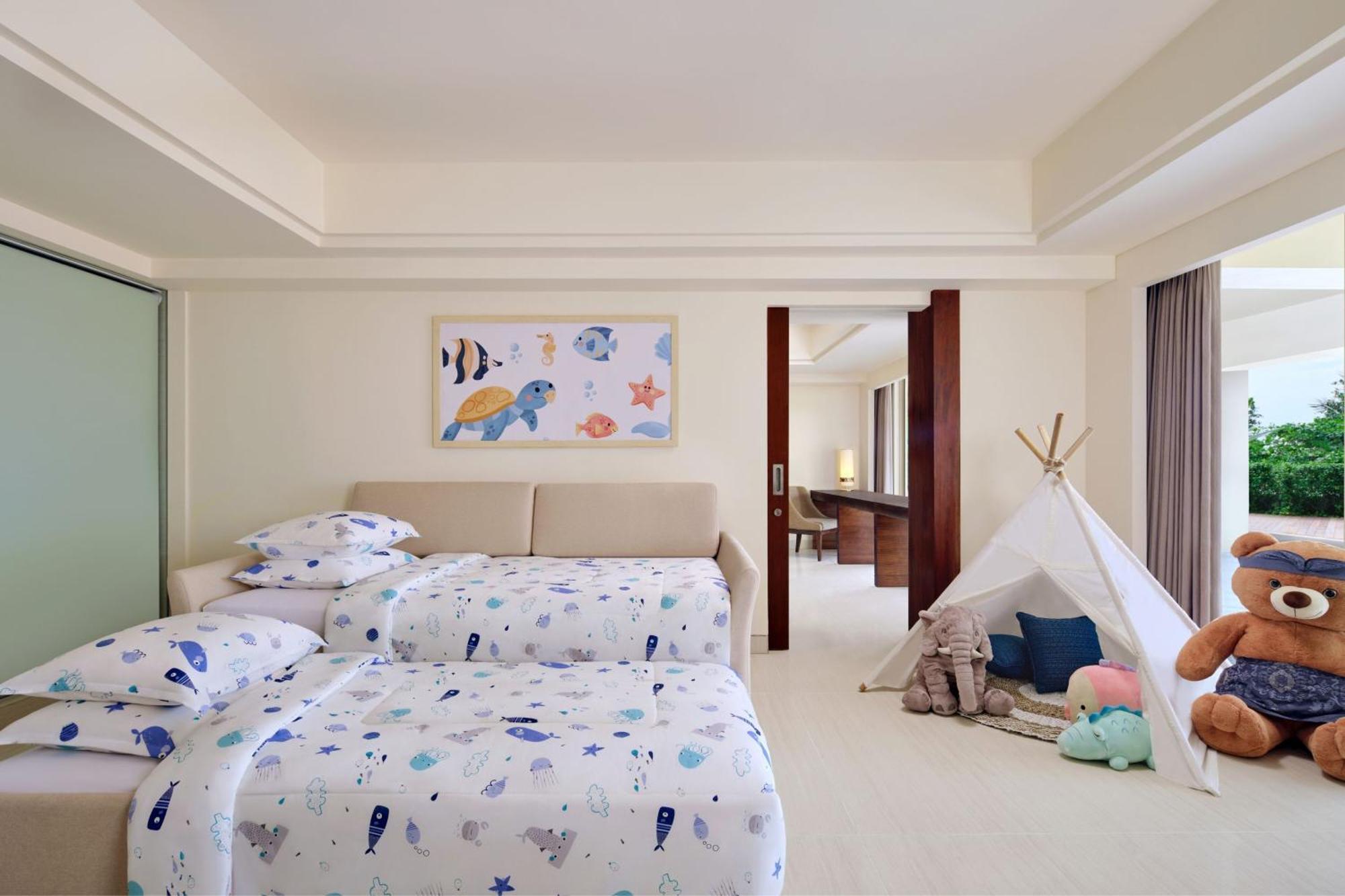 Junior Family Suite Garden View 1 King Bed & 1 Sofa Bed perfect & below 12 yo Kids & Family Activities